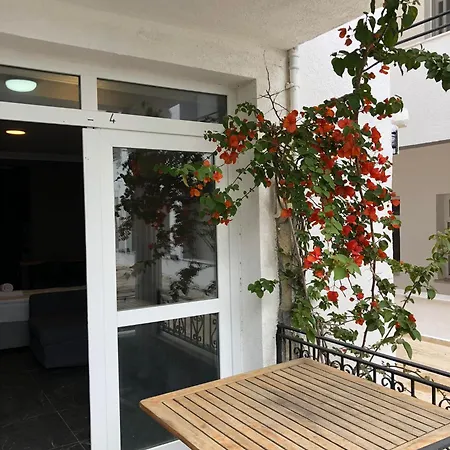 Отель Tangiers Ex Marina Bay *