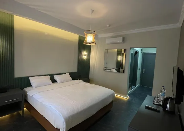 Otel Tangiers Ex Marina Bay *