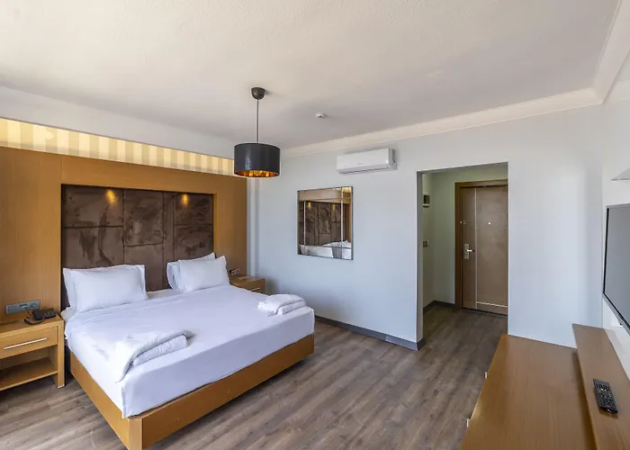 Tangiers Ex Marina Bay Otel *